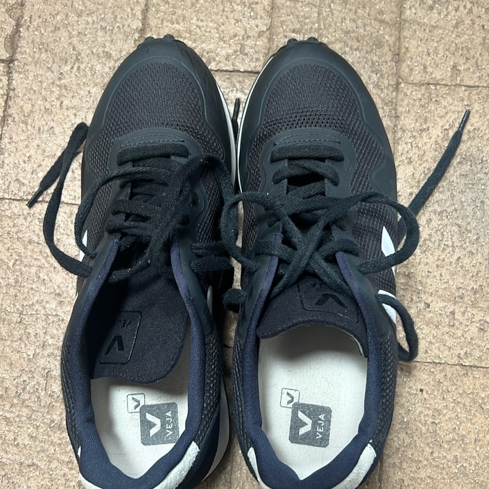 Veja trainers